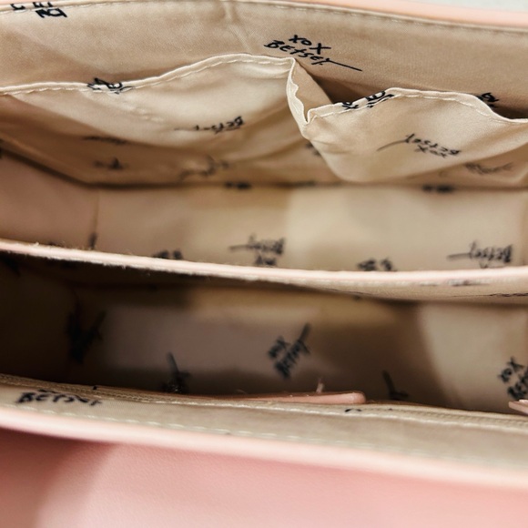 π§Έ Betsey Johnson Gummy Bear Satchel Handbag With Matching Wallet Blush NWT - Picture 10 of 17